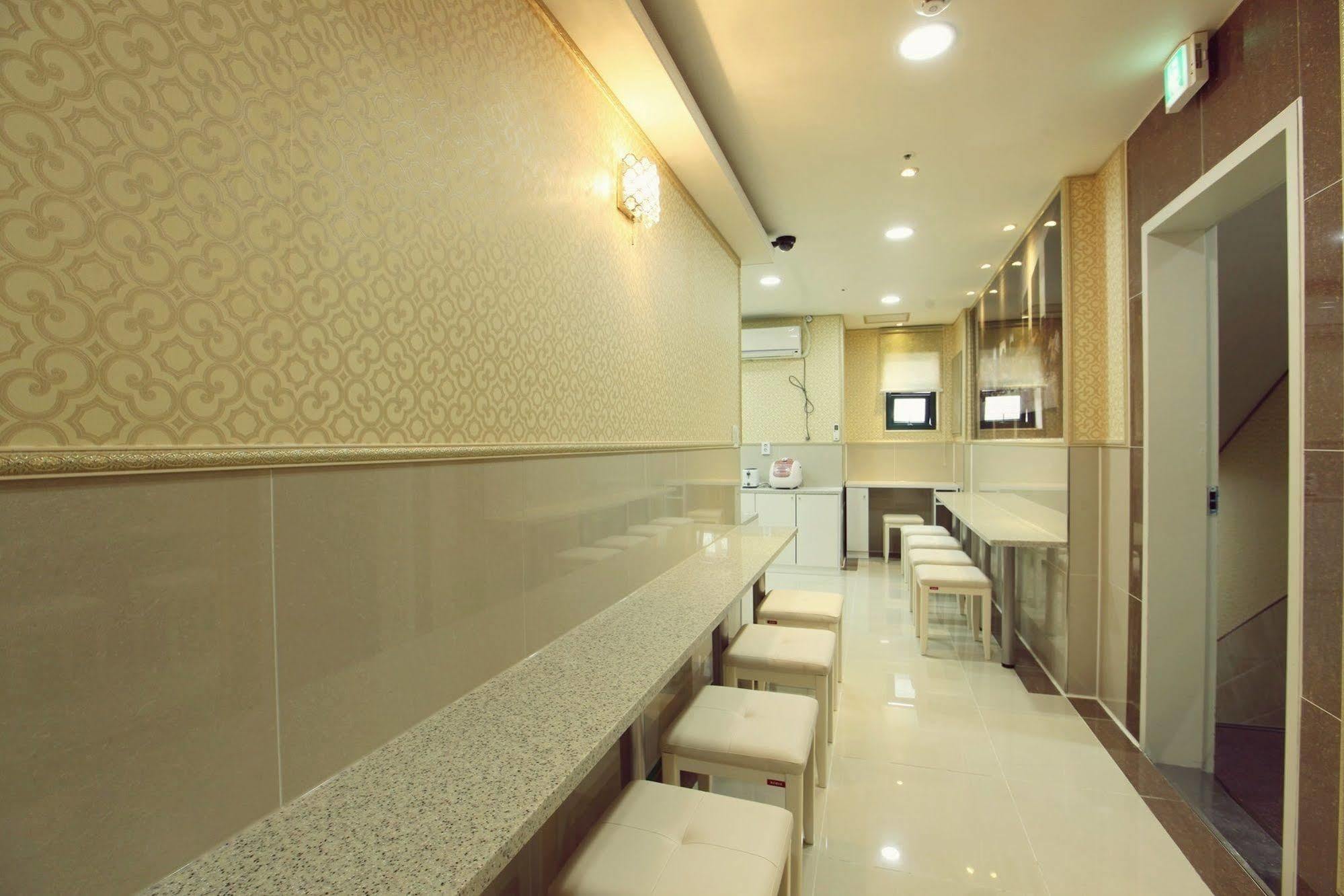 Chloe Guesthouse Gangnam Seoul Exterior photo