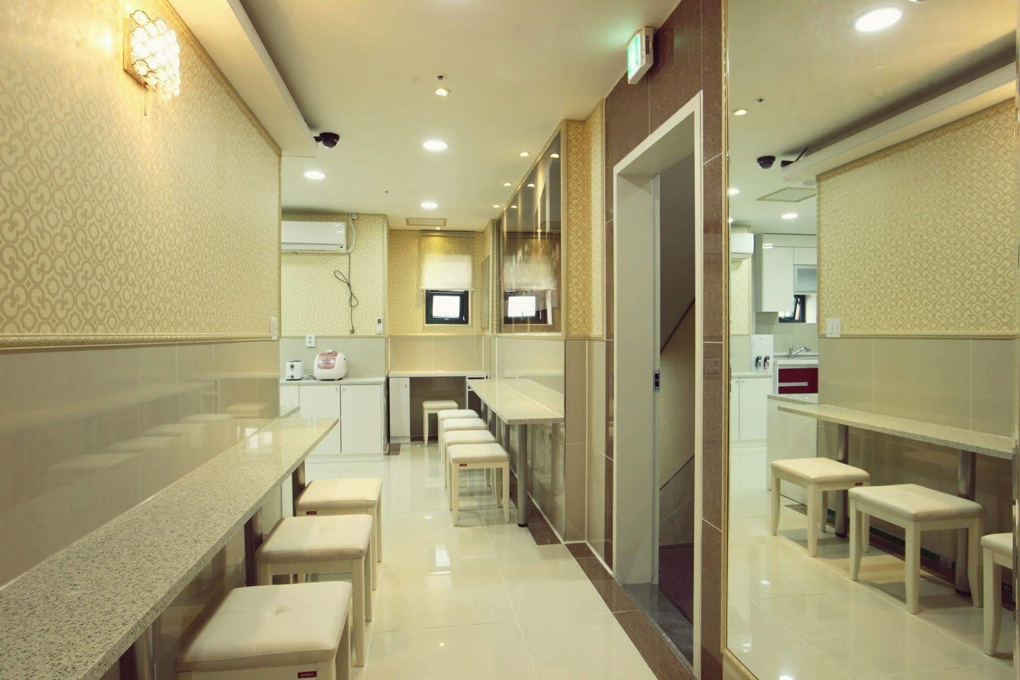 Chloe Guesthouse Gangnam Seoul Exterior photo