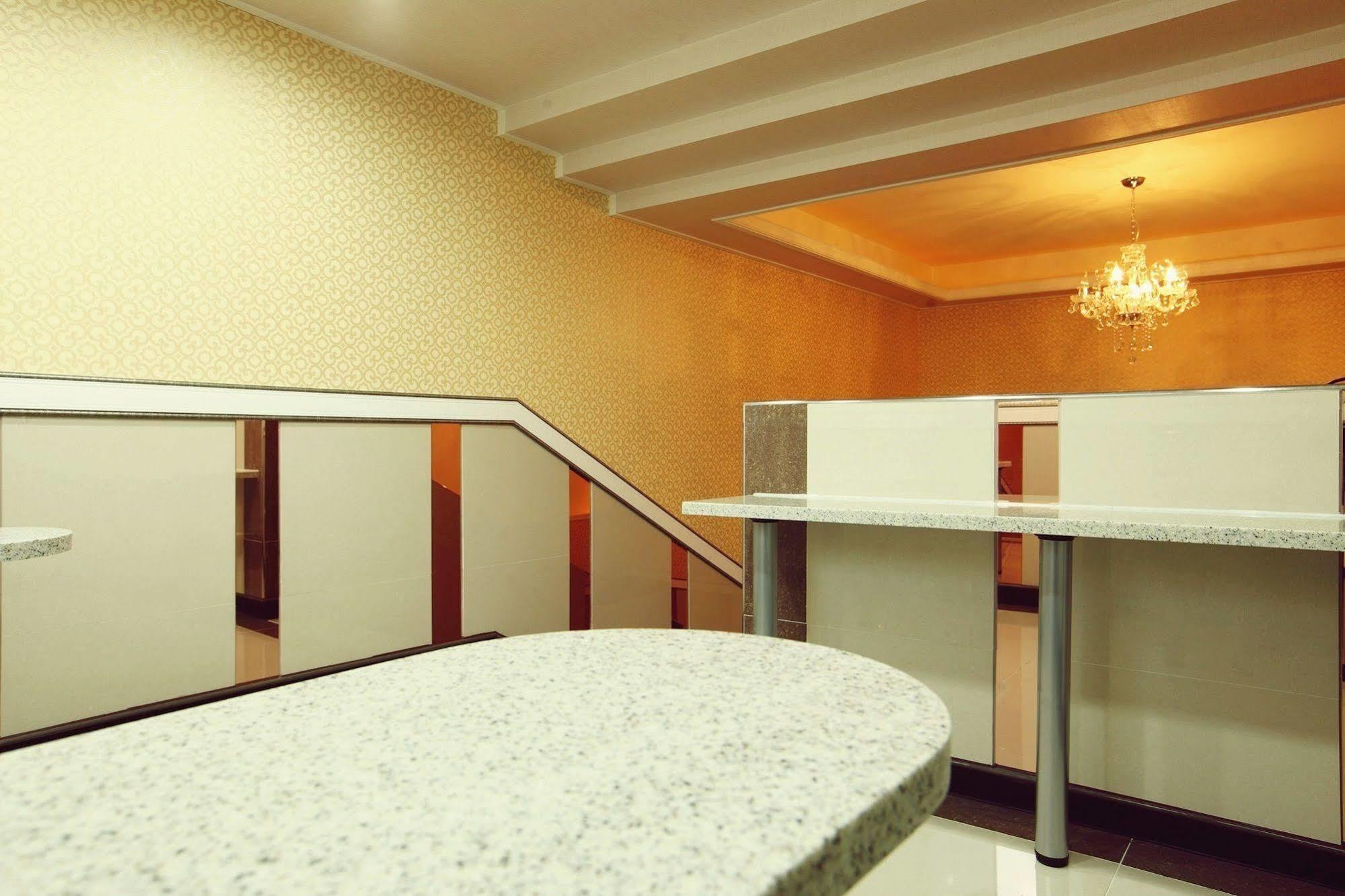 Chloe Guesthouse Gangnam Seoul Exterior photo